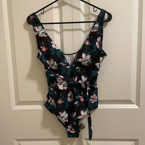 BNWT (Intact Sanitary Sticker) SHEIN Swimsuit Lot
